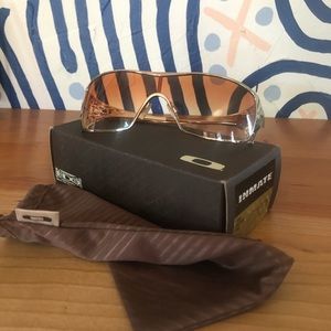 Oakley Dart Sunglasses 🕶 Gold and Brown Gradient